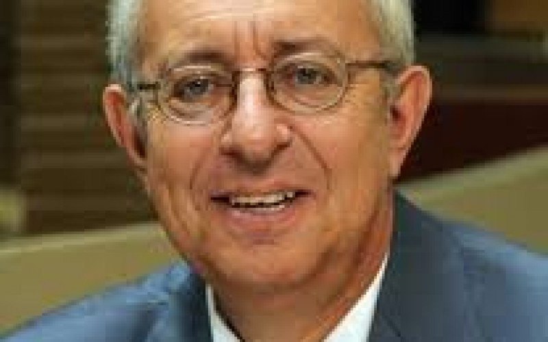 ΚΡΙΣΙΜΗ ΣΥΝΑΝΤΗΣΗ ΤΟΥ ΠΡΟΕΔΡΟΥ ΤΗΣ ΟΙΕΛΕ ΜΕ ΤΟΝ ΔΙΑΚΕΚΡΙΜΕΝΟ ΚΑΘΗΓΗΤΗ ΣΥΝΤΑΓΜΑΤΙΚΟΥ ΔΙΚΑΙΟΥ ΤΟΥ ΠΑΝΤΕΙΟΥ ΠΑΝΕΠΙΣΤΗΜΙΟΥ ΗΛΙΑ ΝΙΚΟΛΟΠΟΥΛΟ