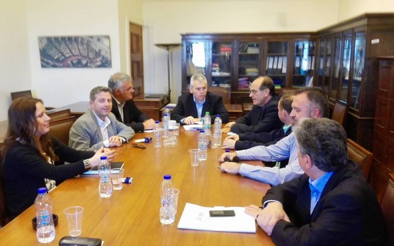 ΣΥΝΑΝΤΗΣΗ ΣΕ ΓΟΝΙΜΟ ΚΛΙΜΑ ΤΟΥ ΠΡΟΕΔΡΕΙΟΥ ΤΗΣ ΟΙΕΛΕ ΜΕ ΤΟΝ ΥΠΕΥΘΥΝΟ ΤΟΥ ΤΟΜΕΑ ΠΑΙΔΕΙΑΣ ΤΗΣ Ν.Δ. κ. ΜΑΞΙΜΟ ΧΑΡΑΚΟΠΟΥΛΟ