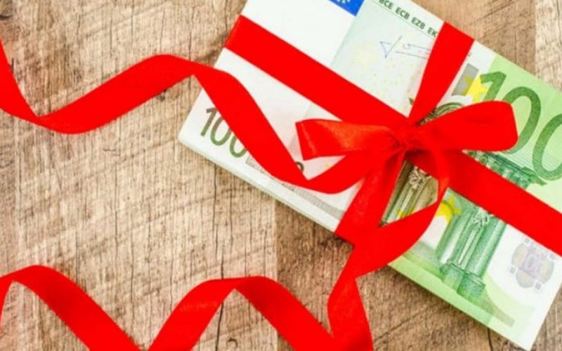 ΕΝΤΥΠΩΣΙΑΚΗ Η ΑΝΤΑΠΟΚΡΙΣΗ ΤΩΝ ΕΚΠΑΙΔΕΥΤΙΚΩΝ ΣΤΗΝ ΠΡΟΣΚΛΗΣΗ ΤΗΣ ΟΙΕΛΕ ΓΙΑ ΠΡΟΣΦΥΓΕΣ ΜΕ ΣΤΟΧΟ ΤΗΝ ΕΠΑΝΑΦΟΡΑ 13ου ΚΑΙ 14ου ΜΙΣΘΟΥ