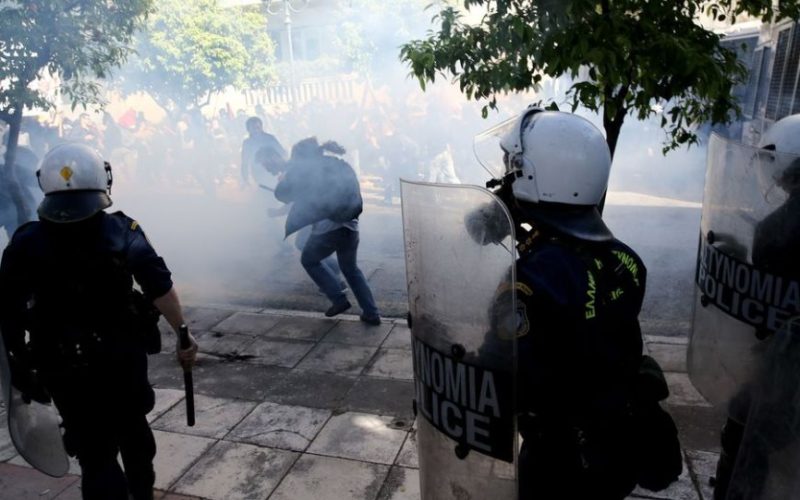 ΨΗΦΙΣΜΑ ΟΙΕΛΕ: ΚΑΤΑΔΙΚΑΖΟΥΜΕ ΑΠΕΡΙΦΡΑΣΤΑ ΤΗ ΧΡΗΣΗ ΑΚΡΑΙΑΣ ΑΣΤΥΝΟΜΙΚΗΣ ΒΙΑΣ ΕΝΑΝΤΙΟΝ ΕΚΠΑΙΔΕΥΤΙΚΩΝ