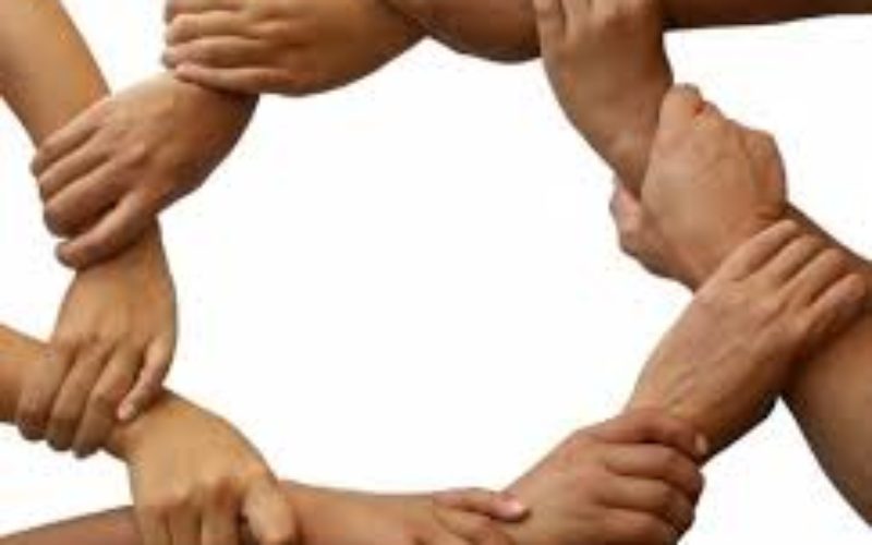 Ο ΣΗΜΑΝΤΙΚΟΣ ΡΟΛΟΣ ΤΩΝ ΠΑΡΑΡΤΗΜΑΤΩΝ ΤΟΥ ΣΙΕΛ ΓΙΑ ΤΗΝ ΘΡΙΑΜΒΕΥΤΙΚΗ ΣΥΜΜΕΤΟΧΗ ΣΤΙΣ ΕΚΛΟΓΕΣ: ΤΟ ΠΑΡΑΔΕΙΓΜΑ ΚΩΣΤΕΑ ΓΕΙΤΟΝΑ