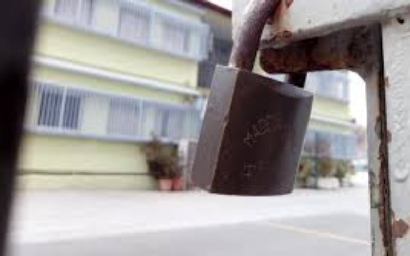 ΕΠΙΧΕΙΡΟΥΝ ΝΑ ΠΑΡΑΒΙΑΣΟΥΝ ΤΗ ΝΟΜΟΘΕΣΙΑ ΚΑΙ ΝΑ ΑΝΟΙΞΟΥΝ ΑΥΡΙΟ ΙΔΙΩΤΙΚΑ ΣΧΟΛΕΙΑ ΣΕ ΘΕΣΣΑΛΟΝΙΚΗ ΚΑΙ ΣΤΗ ΔΙΕΥΘΥΝΣΗ Π.Ε. Β ΑΘΗΝΑΣ – ΑΜΕΣΗ Η ΠΑΡΕΜΒΑΣΗ ΤΗΣ ΟΙΕΛΕ ΣΤΟΥΣ ΑΡΜΟΔΙΟΥΣ