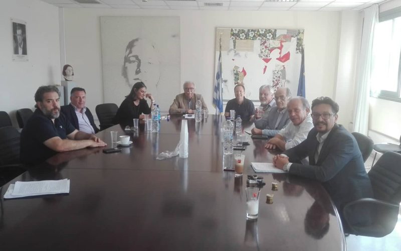 ΚΡΙΣΙΜΗ ΣΥΝΑΝΤΗΣΗ ΕΚΠΡΟΣΩΠΩΝ ΤΩΝ ΕΡΓΑΖΟΜΕΝΩΝ ΚΑΙ ΤΩΝ ΚΟΙΝΩΝΙΚΩΝ ΕΤΑΙΡΩΝ ΜΕ ΤΟΝ ΥΠΟΥΡΓΟ ΠΑΙΔΕΙΑΣ ΓΙΑ ΤΟ ΜΕΛΛΟΝ ΤΟΥ ΕΟΠΠΕΠ