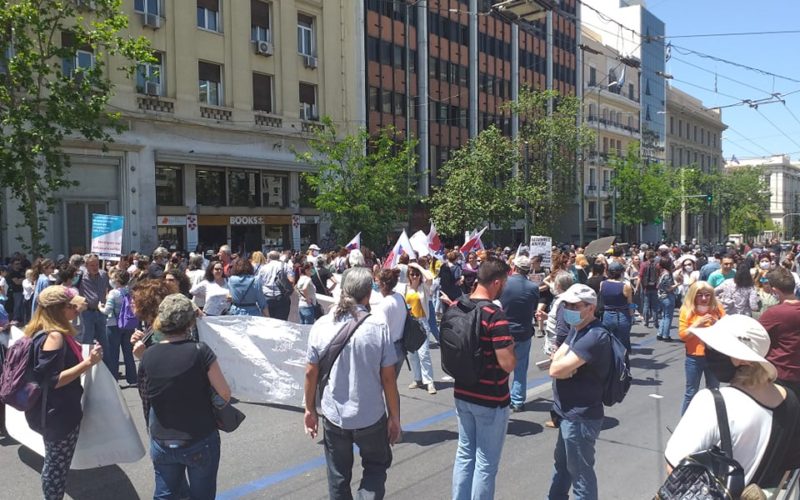 ΜΕΓΑΛΗ Η ΣΥΓΚΕΝΤΡΩΣΗ ΤΩΝ ΕΚΠΑΙΔΕΥΤΙΚΩΝ ΣΤΟ ΣΥΛΛΑΛΗΤΗΡΙΟ ΣΤΑ ΠΡΟΠΥΛΑΙΑ ΚΑΤΑ ΤΟΥ ΗΛΕΚΤΡΟΝΙΚΟΥ ΦΑΚΕΛΩΜΑΤΟΣ ΤΗΣ ΜΑΘΗΣΙΑΚΗΣ ΔΙΑΔΙΚΑΣΙΑΣ – Ο ΧΑΙΡΕΤΙΣΜΟΣ ΤΟΥ ΥΠΕΥΘΥΝΟΥ ΕΚΠΑΙΔΕΥΤΙΚΩΝ ΘΕΜΑΤΩΝ ΤΟΥ ΔΣ ΤΗΣ ΟΙΕΛΕ ΣΤΡ. ΓΕΩΡΓΟΥΔΗ