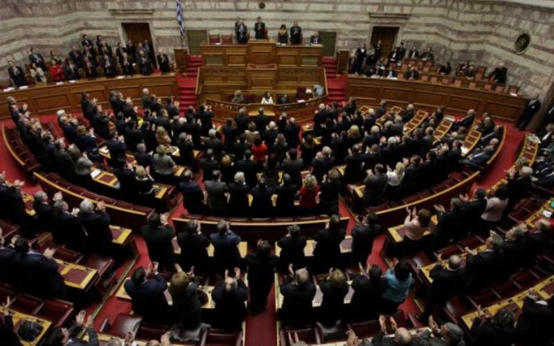 Ζωντανά η συζήτηση στην Ολομέλεια της Βουλής για το νομοσχέδιο Κεραμέως για την ιδιωτική εκπαίδευση