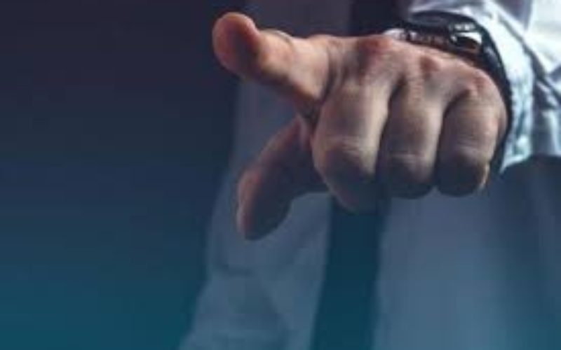 Πανικός και απόπειρα συγκάλυψης στα Αρσάκεια: Υποχρεώνουν τους εκπαιδευτικούς να υπογράψουν κείμενο με το οποίο χαρακτηρίζονται «ψευδολογίες» οι μαρτυρίες των θυμάτων κακοποίησης!