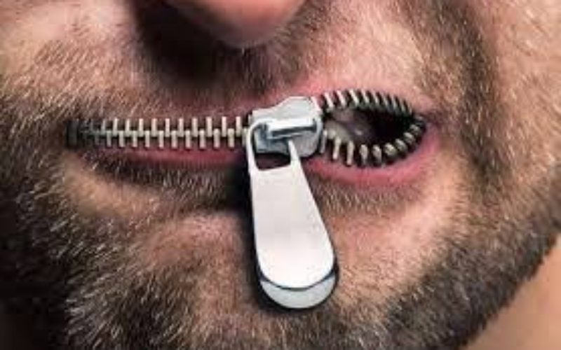 Στην Επιτροπή Μορφωτικών Υποθέσεων της Βουλής, με αποκλεισμένη την ΟΙΕΛΕ (αλλά παρούσες τρεις (!) ενώσεις ένστολων), η συζήτηση του νομοσχεδίου αστυνομοκρατίας για μια Παιδεία των ολίγων – Επιστολή διαμαρτυρίας της Ομοσπονδίας στην Επιτροπή